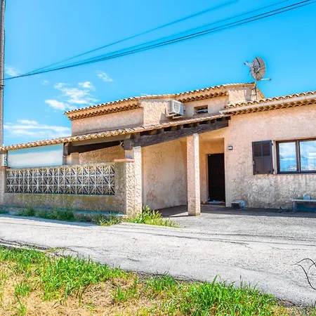 Peaceful Getaway Just Outside Your Riviera House Σπίτι διακοπών *