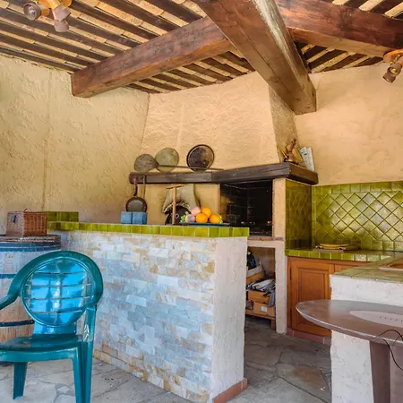 Peaceful Getaway Just Outside Your Riviera House Casa de Férias Saint-Laurent-du-Var